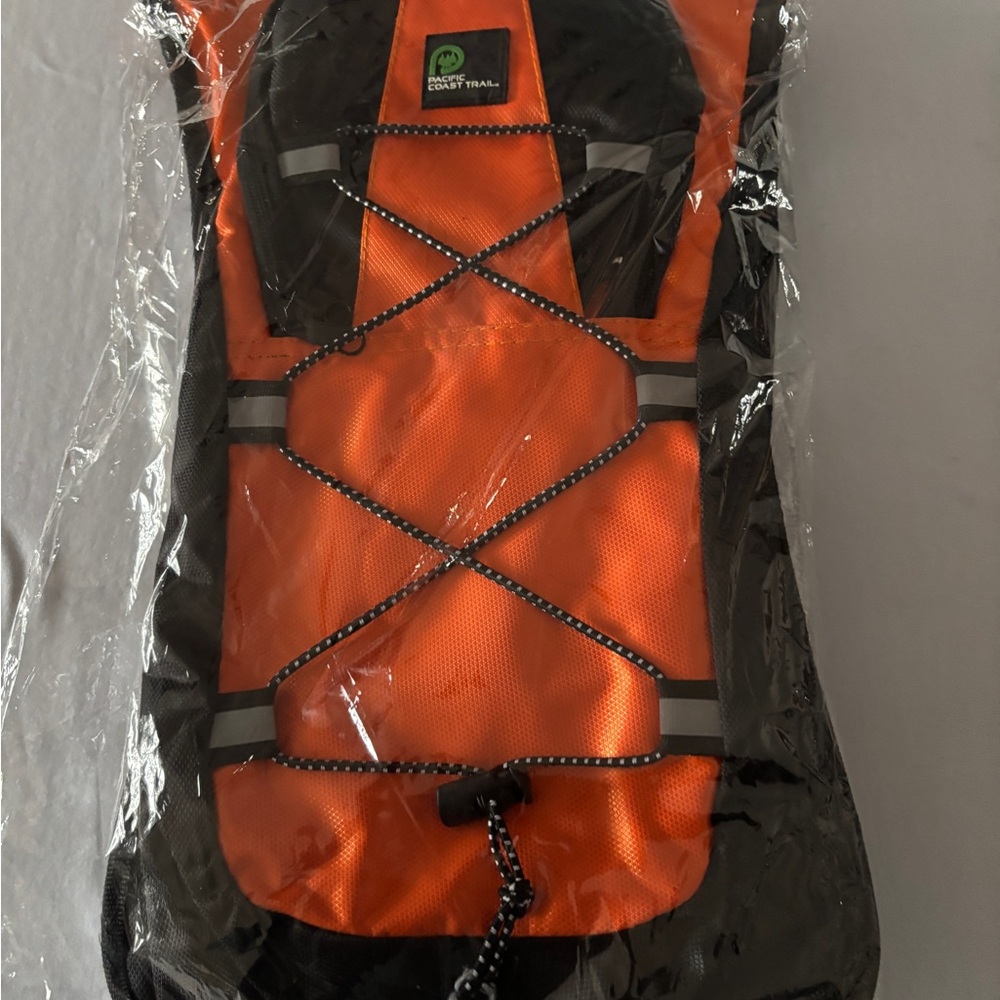 Pacific Coast Trail Hydration Pack W/Water Bladder New